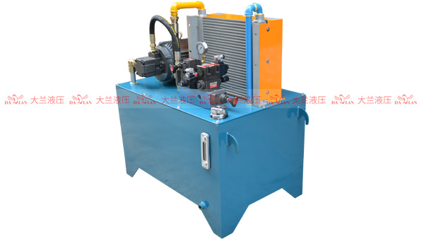 液压系统<i style='color:red'>油箱</i>的喷油故障分析及排除